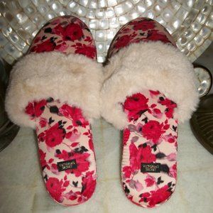 NWOT VICTORIA SECRECT SLIPPERS